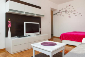  Stay In Apartments  Белград